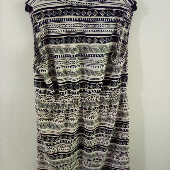 Jolie Tunic - Picture 2 of 3